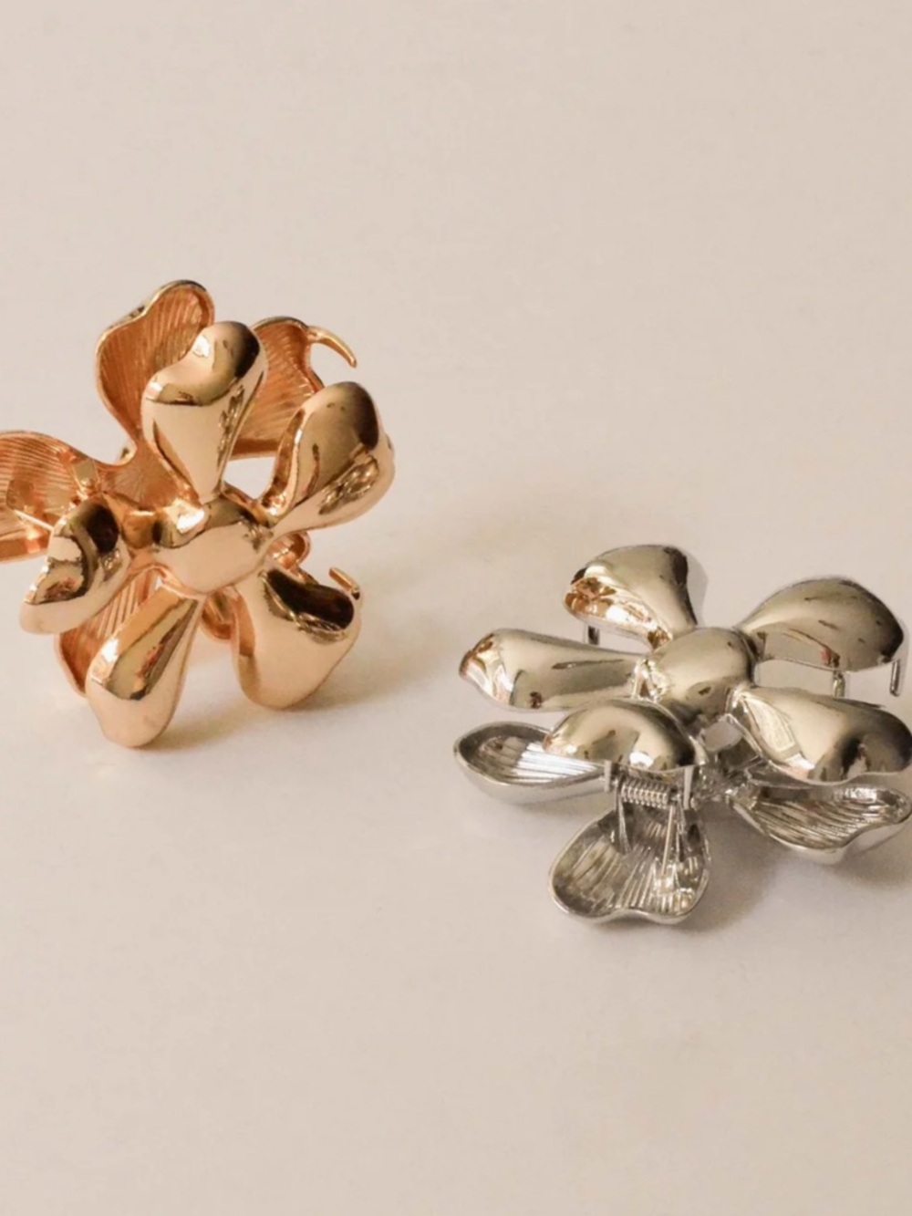 Metal Flower Claw Clip - Picture 5 of 5